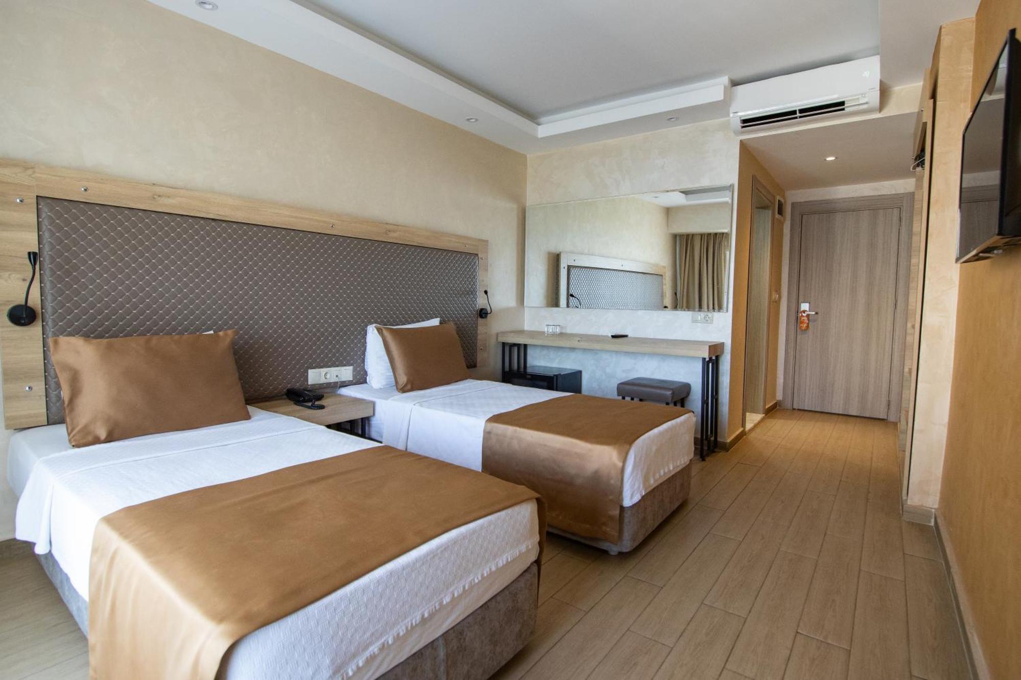Point Beach Hotel Marmaris Bagian luar foto