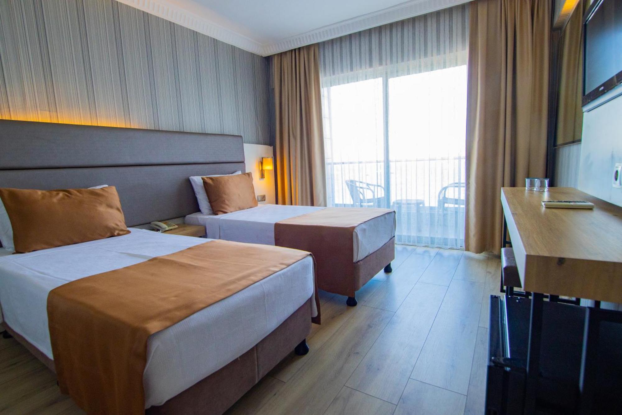Point Beach Hotel Marmaris Bagian luar foto
